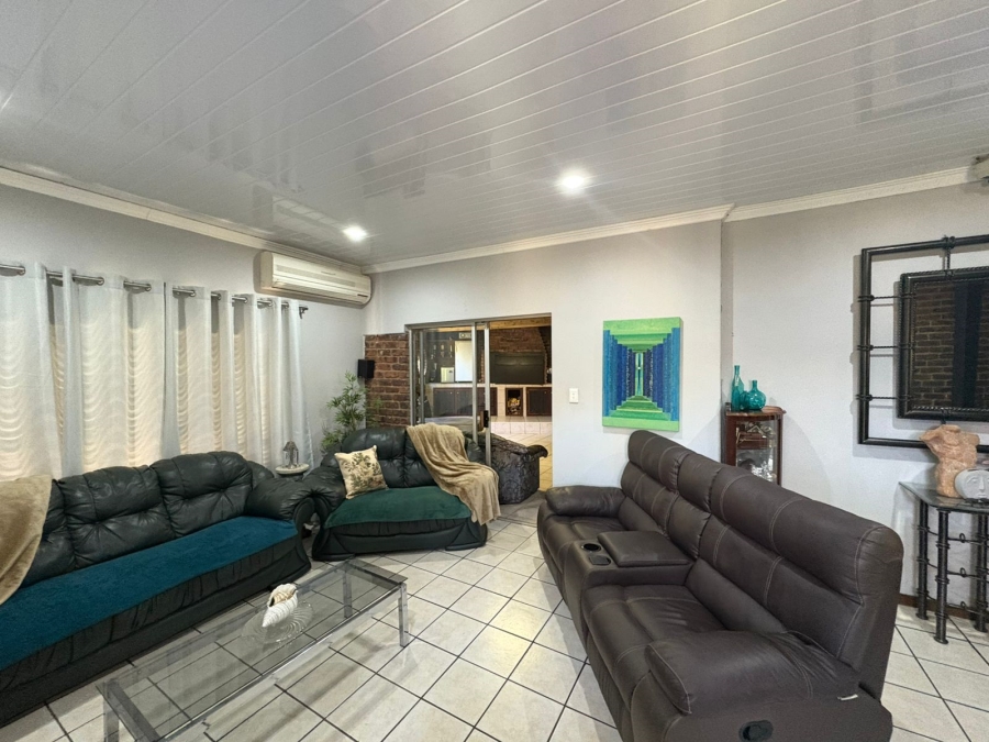 3 Bedroom Property for Sale in Safari Gardens North West